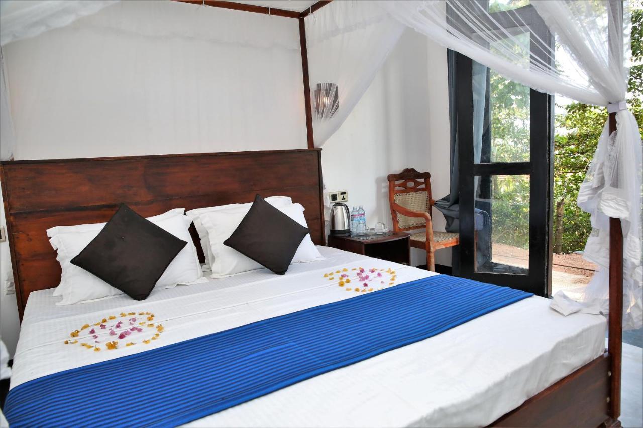 Bed and Breakfast Sky Mountain Cafe With Seaview Weligama Esterno foto