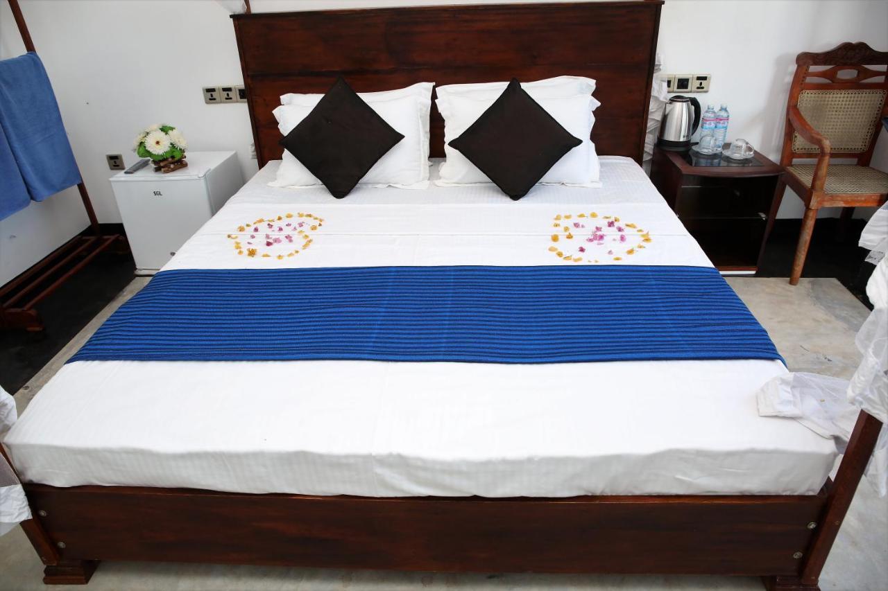 Bed and Breakfast Sky Mountain Cafe With Seaview Weligama Esterno foto